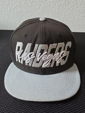 New Era Black and Light Gray 59FIFTY Fitted Hat